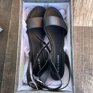 Black Sandals